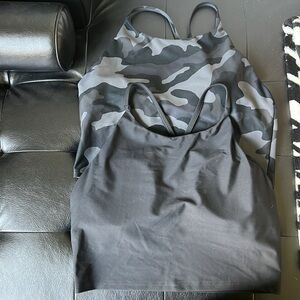 Bundle of 2 Old Navy Light Support PowerSoft Longline Sports Bra XL